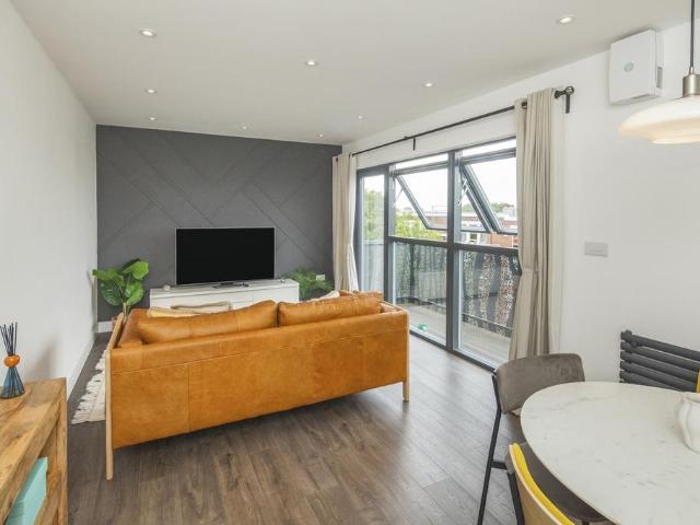 Flat for rent in London Borough of Lewisham, Forest Hill