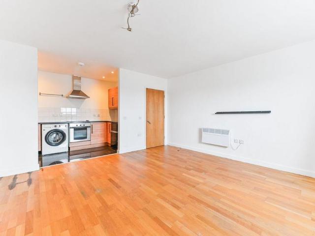 Apartment for rent in London Borough of Croydon, Norbury