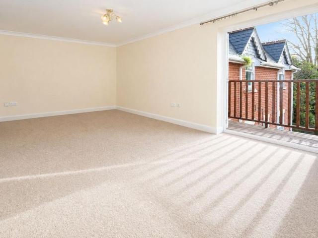 Apartment for rent in Charminster, Bournemouth