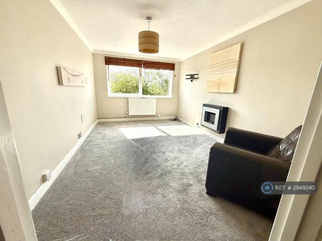 Flat for rent in Totteridge, Buckinghamshire
