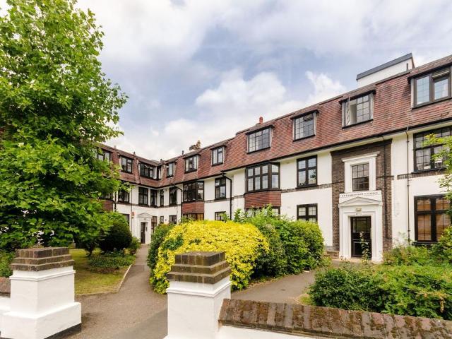 Flat for rent in Surbiton, Greater London