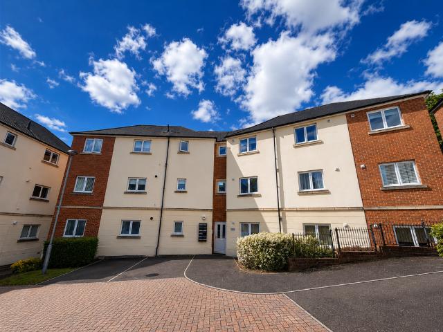 Flat for rent in Rogerstone, Wales