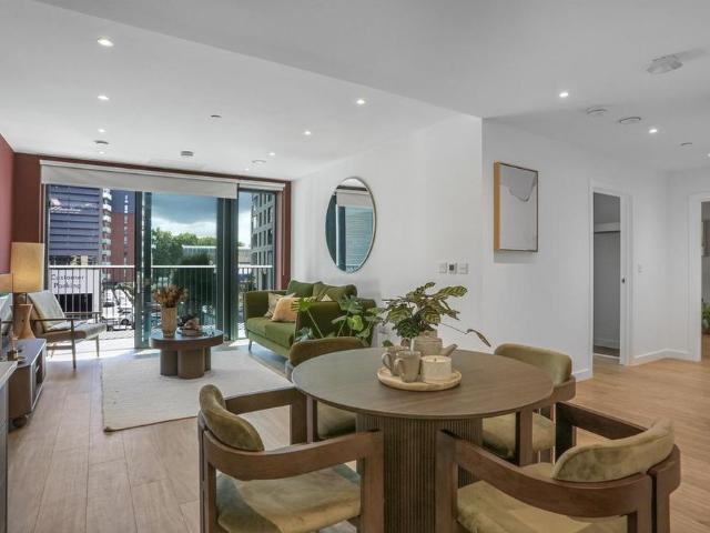 Apartment for rent in London Borough of Hounslow, Strand