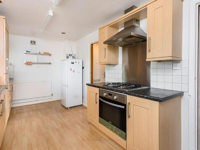 Apartment for rent in Red Hill, Surrey