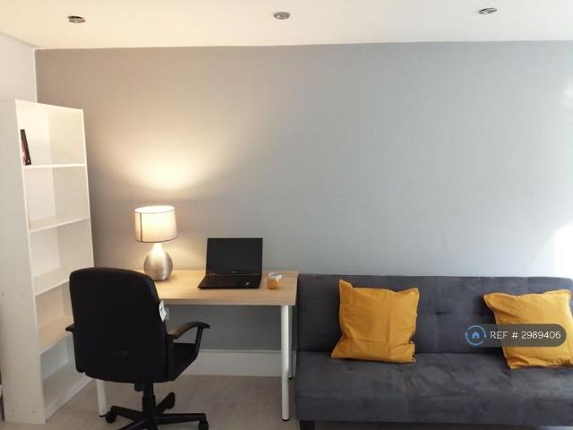 Apartment for rent in Mount Pleasant, Nangreaves