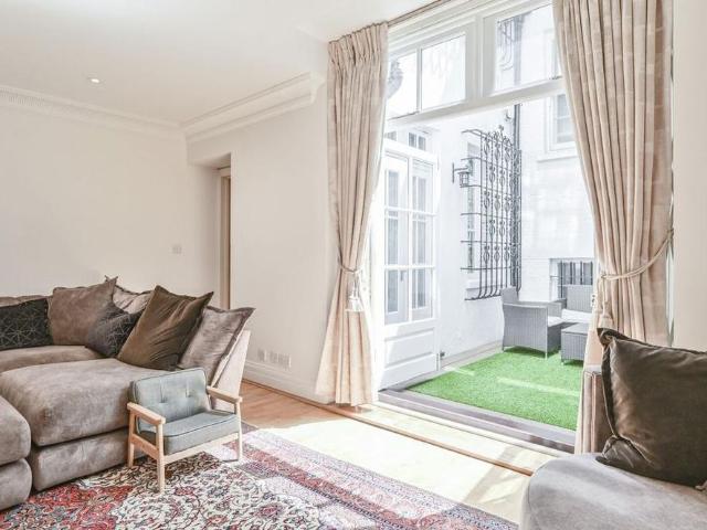 Apartment for rent in Mayfair, Greater London
