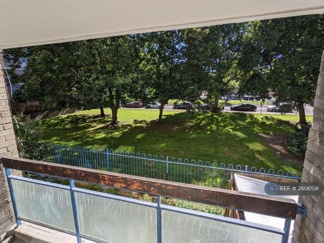 Flat for rent in London Borough of Lewisham, New Cross