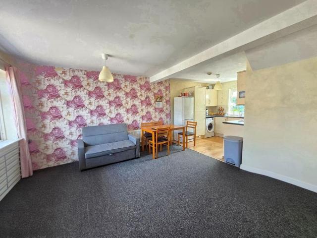 Apartment for rent in Thames View, Greater London