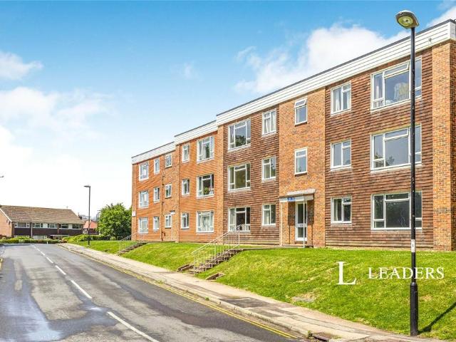 Flat for rent in World's End, Perryfields