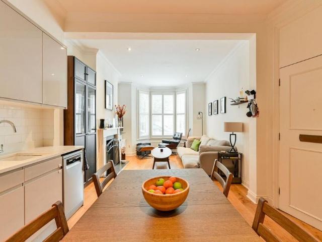 Apartment for rent in Parson's Green, Greater London