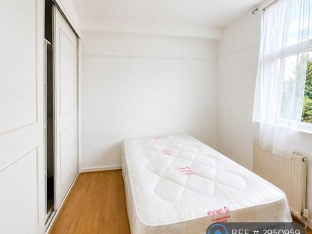 Flat for rent in London Borough of Croydon, Greater London