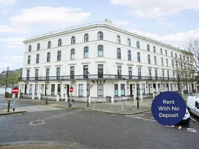 Flat for rent in Clarendon, Ash