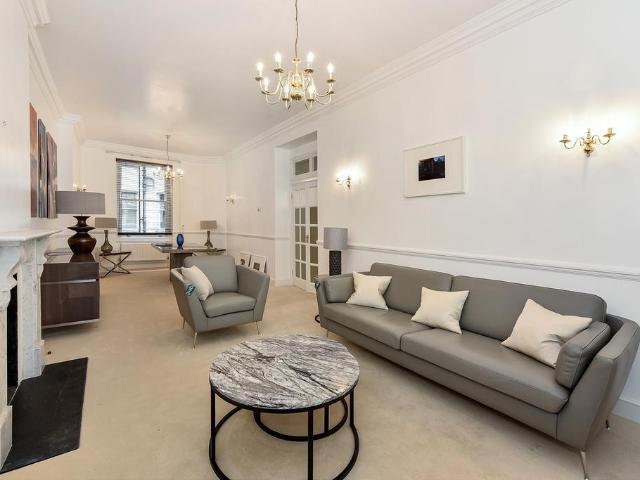Flat for rent in Mayfair, Greater London