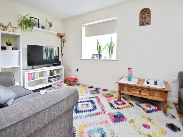 Apartment for rent in Little Heath, Greater London