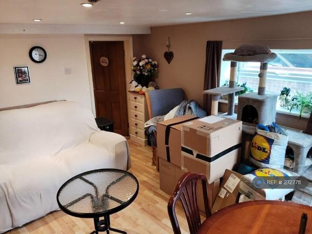 Apartment for rent in High Wycombe Community Board, High Wycombe