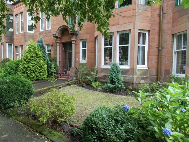 Flat for rent in Broomhill, Scotland