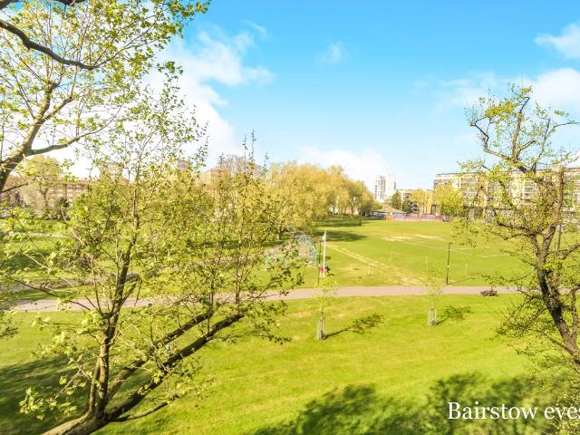 Apartment for rent in Globe Town, Greater London