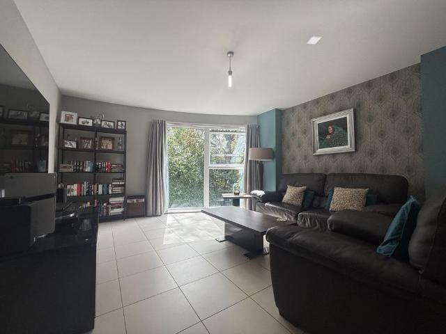 Apartment for rent in Hillview, Surrey
