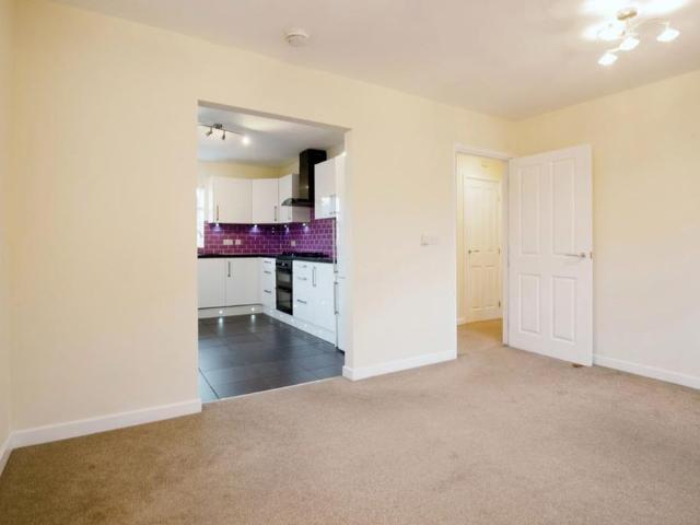 Apartment for rent in Birchgrove, Cardiff