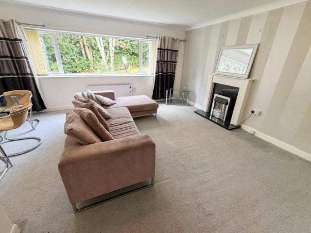 Apartment for rent in Park Villas, Leeds