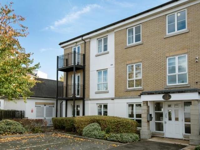 Apartment for rent in Woking, Surrey
