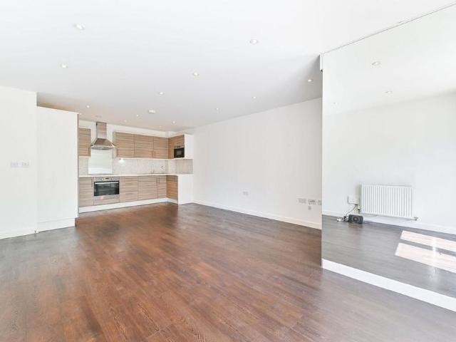 Apartment for rent in Carshalton-on-the-Hill, Greater London