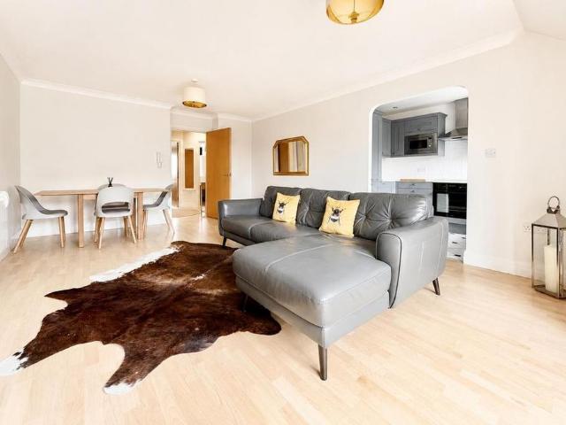 Apartment for rent in Kings Hill, Colliers End