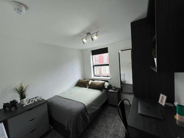 Apartment for rent in Hyde Park, West Yorkshire