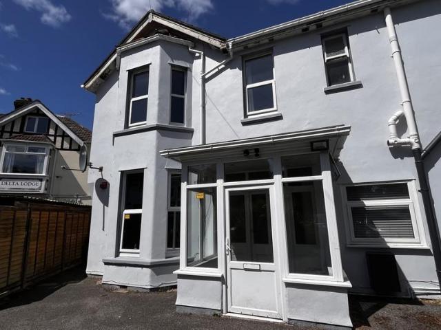 Flat for rent in Winton, Bournemouth
