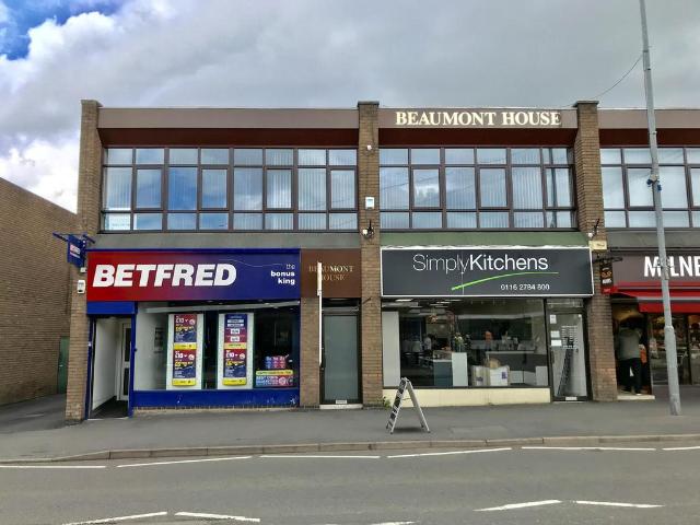 Flat for rent in Whetstone, Pinfold