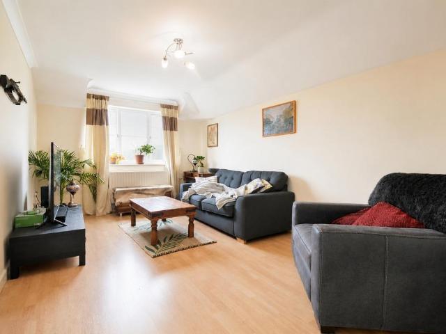 Flat for rent in North Camp, Rushmoor