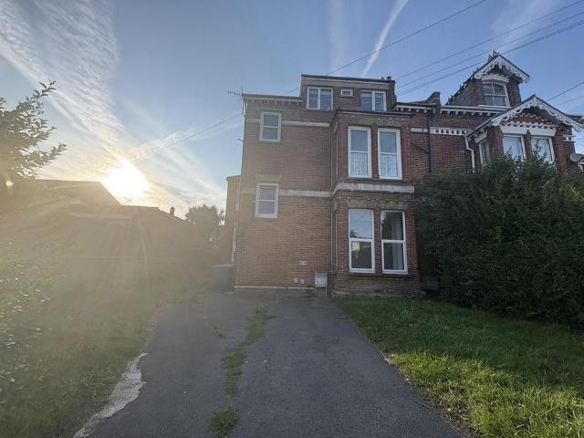 Apartment for rent in Upper Deal, Ash