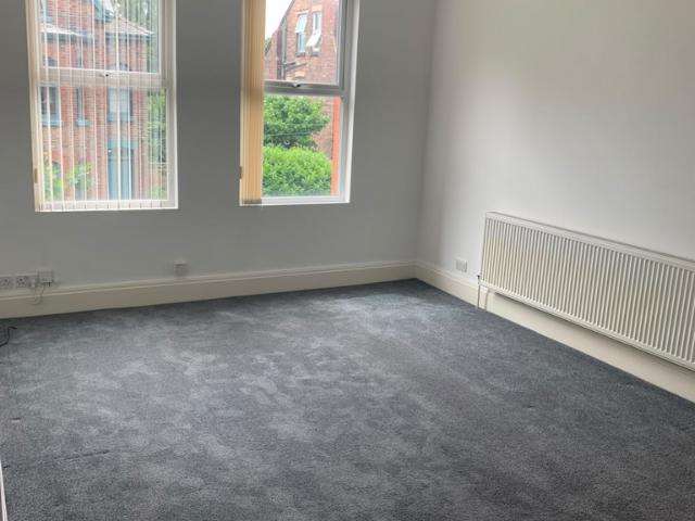 Flat for rent in Calderstones