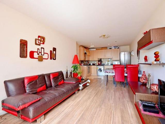 Apartment for rent in Maryland, Greater London