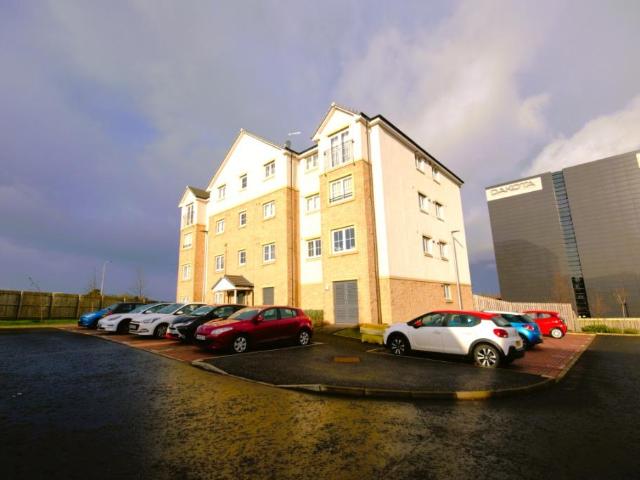 Flat for rent in Scotstoun, Scotland