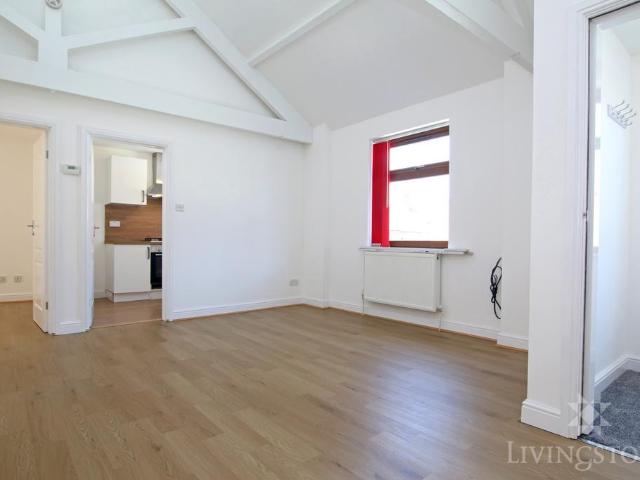 Flat for rent in Belgrave, Old Wharf