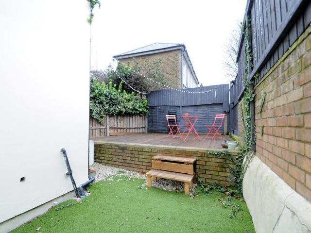 Apartment for rent in Bellenden, Cat Hill