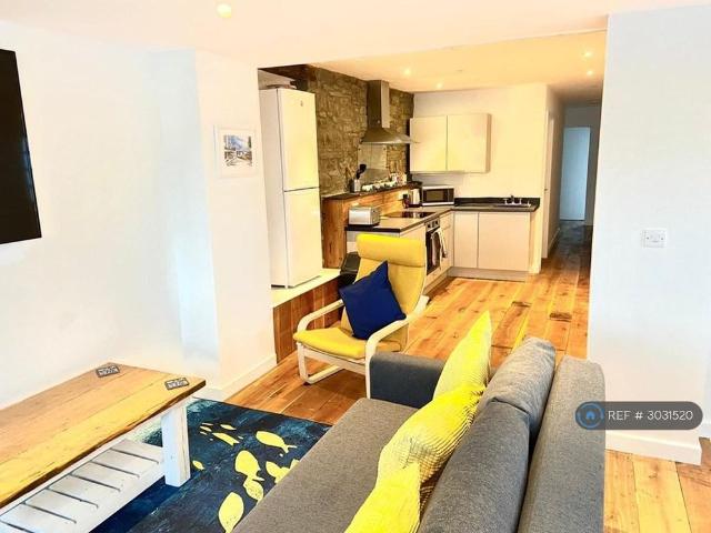 Apartment for rent in New Quay