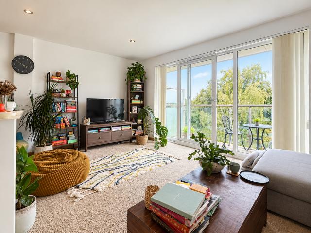 Apartment for rent in Branksome Chine, Poole