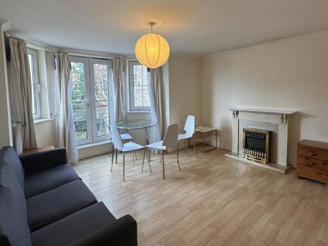 Flat for rent in Lorne, Leith