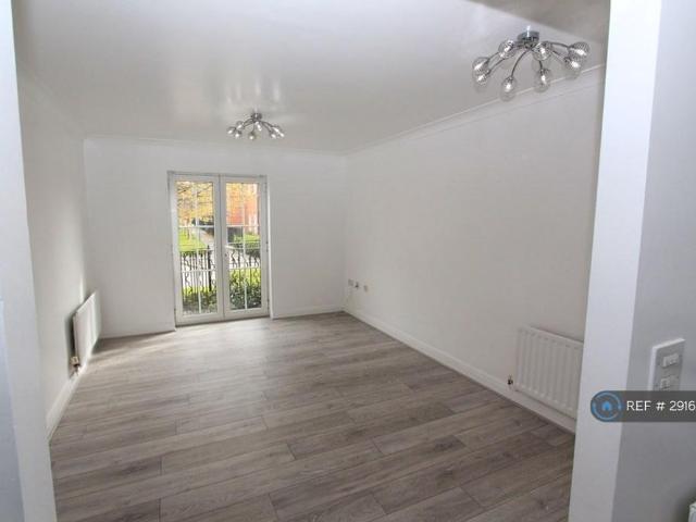 Apartment for rent in Mill Hill, Greater London