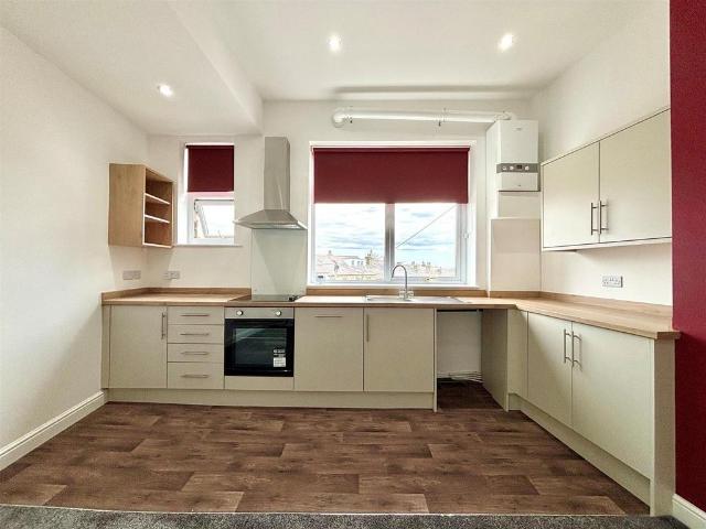 Flat for rent in Lindley, West Yorkshire