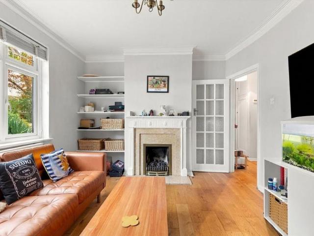 Apartment for rent in London Borough of Richmond upon Thames, Greater London