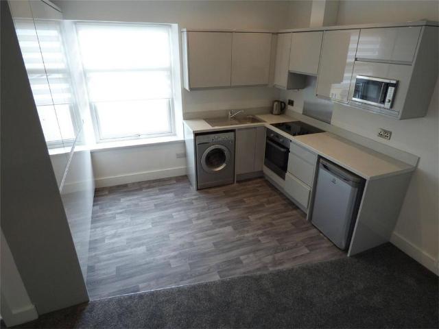 Flat for rent in Mirfield, West Yorkshire