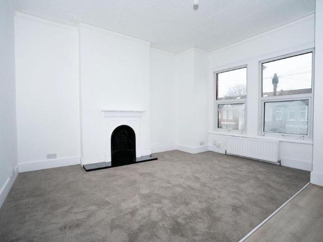 Apartment for rent in London Borough of Merton, Greater London