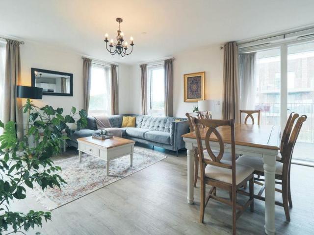 Apartment for rent in Kenton, Greater London