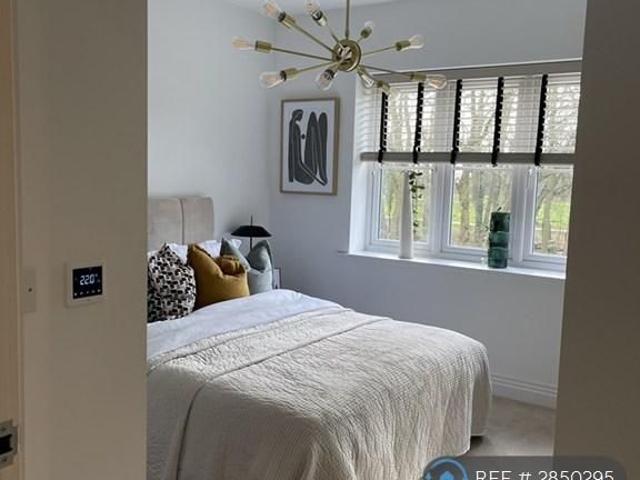 Apartment for rent in Daws Hill, Cressex