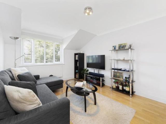 Apartment for rent in South Wimbledon, Greater London