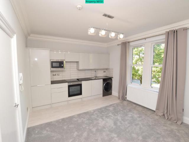 Flat for rent in Hookstone, Harrogate