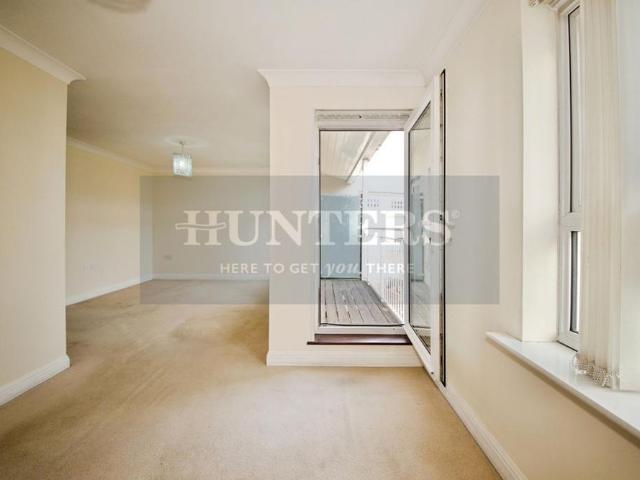 Apartment for rent in Brunswick Park, Greater London
